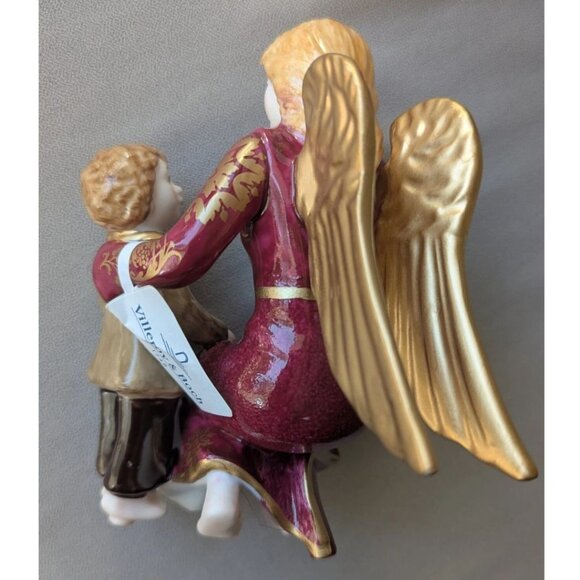 Villeroy & Boch Angeli di Natale Angel Hope with a Boy Figurine - Picture 3 of 5